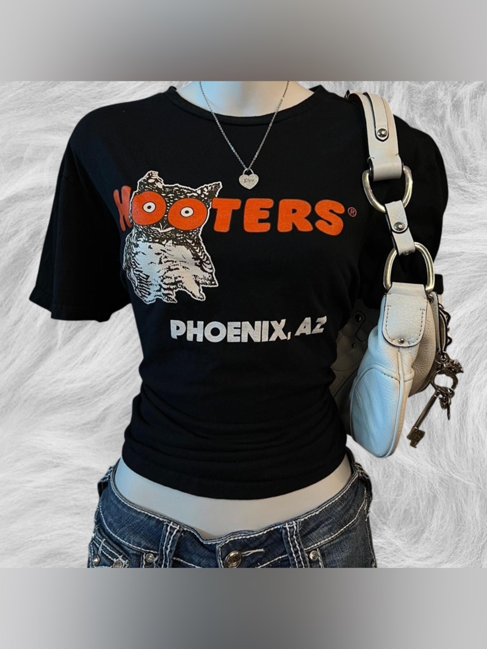 🐾Y2k grunge hooters baby tee🐾